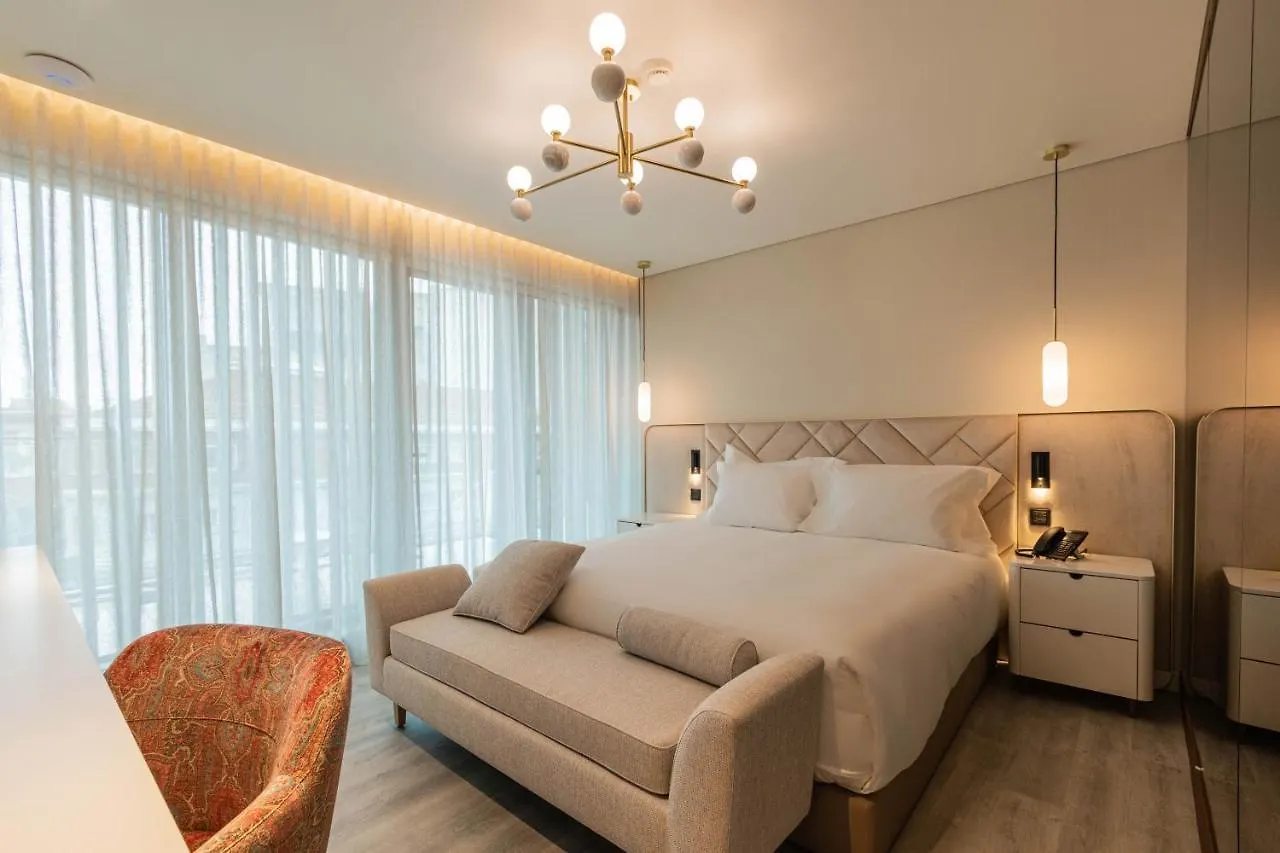 ליסבון Luster Hotel